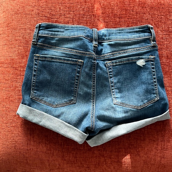 Shorts - Picture 3 of 4